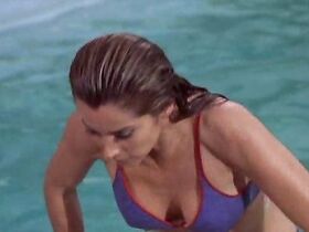 Стефани Пауэрс голая – Крещендо (1970) #4