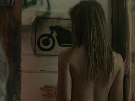 Яна Голд голая – Укушенный s01e01 (2014) #5