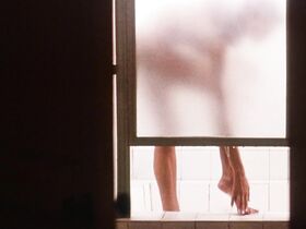 Лиза Барбуша голая – Логово змея (1995) #1