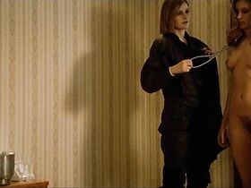 Ассумпта Серна голая, Тайда Уррузола голая – Секретный сад (1984) #9