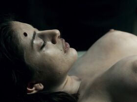 Сара Эберт голая, Майра Леаль голая, Линдсэй Мусил голая – Картер и Джун (2018) #10