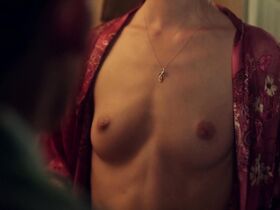 Сара Эберт голая, Майра Леаль голая, Линдсэй Мусил голая – Картер и Джун (2018) #11