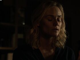 Дайан Крюгер секси – Мост s02e04 (2014) #10