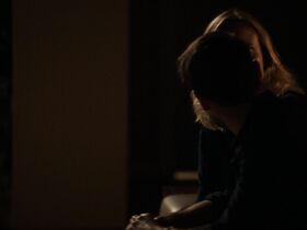 Дайан Крюгер секси – Мост s02e04 (2014) #3