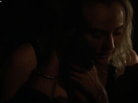 Дайан Крюгер секси – Мост s02e04 (2014) #42