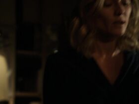 Дайан Крюгер секси – Мост s02e04 (2014) #7