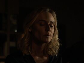 Дайан Крюгер секси – Мост s02e04 (2014) #8