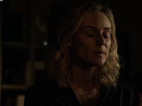 Дайан Крюгер секси – Мост s02e04 (2014) #9