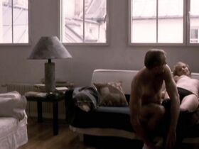 Жюли Гайе голая, Натали Ришар голая, Клои Мон голая, Мари Сен-Дизье голая – Смешение жанров (2000) #13