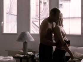 Жюли Гайе голая, Натали Ришар голая, Клои Мон голая, Мари Сен-Дизье голая – Смешение жанров (2000) #8