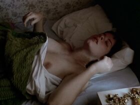 Марша Гэй Харден голая, Дона Рис голая – Увлечение (1992)