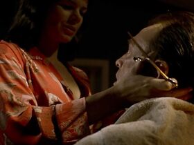 Марша Гэй Харден голая, Дона Рис голая – Увлечение (1992) #2