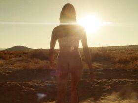 Обри Плаза голая – Вдали от моря (2018) #4