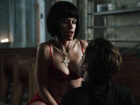 Ана Улару голая – Человек, который был Четвергом (2016) #3