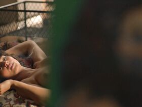 Лаура Беллини голая – Траст s01e03 (2018) #3