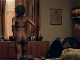 Симона Браун голая – Поцелуй меня первым s01e03 (2018)