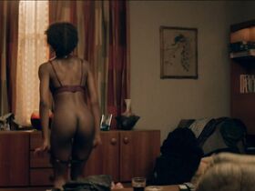 Симона Браун голая – Поцелуй меня первым s01e03 (2018) #2