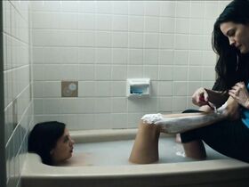 Бел Паули голая – Сага о чудовище. Сумерки (2018) #2