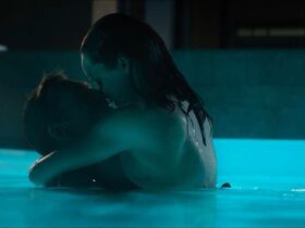 Тейлор Шиллинг секси – Титан (2018)