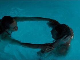 Тейлор Шиллинг секси – Титан (2018) #3