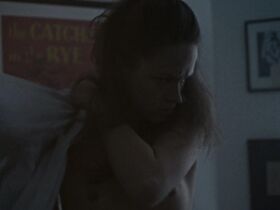 Кристин Джесс Родин голая – Ничто не заканчивается (2016) #2