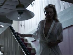 Сюннёве Макоди Лунд голая – Преследуемые призраками (2017)