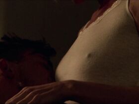 Сюннёве Макоди Лунд голая – Преследуемые призраками (2017) #2