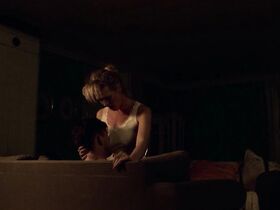 Сюннёве Макоди Лунд голая – Преследуемые призраками (2017) #3