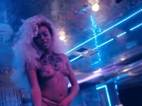 Пати Дежезус голая – Руа Аугушта s01e08 (2018)