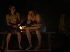 Паула Весала голая – Неизвестный солдат (2017)