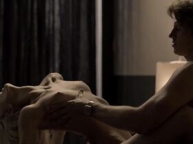 Алин Джонс голая – Дело s04e02 (2018) #2