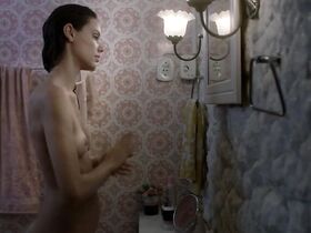 Лаура Нейва голая – Обнаженные s01e08 (2018)