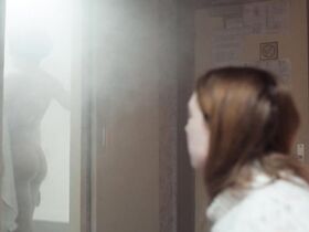 Летиция Дош голая, Леони Симага голая – Молодая женщина (2017) #3