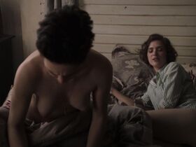 Сара Серрайокко голая – Двойник s01e08 (2018)