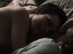 Сара Серрайокко голая – Двойник s01e08 (2018) #2