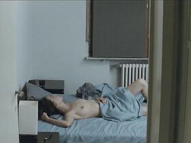 Диана Аврамут голая – Когда в Бухаресте наступает вечер, или Метаболизм (2013) #2