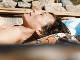 Марин Сенсили голая, Элина Ловенсон голая – Пусть трупы загорают (2017) #3