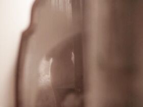 Мэгги Грэйс голая – Запах дождя и молнии (2017) #2