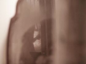 Мэгги Грэйс голая – Запах дождя и молнии (2017) #2 #3