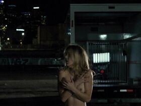 Элизабет Хауэр голая – Клаустрофобия (2018) #3