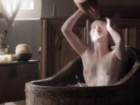 Ив Понсонби голая – Белая королева s01e01 (2013) #2