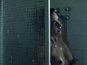 Либби Манро голая – Восемь утра (2016)