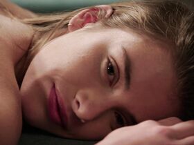 Лара Лейс голая – De Spa s01e07 (2017) #2