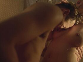 Хин Ли голая, Айви Шао голая – Жильцы снизу (2016)