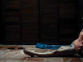 Сабрина Грэв голая – Clarisse or Something About Us (2015) #3