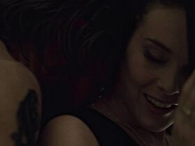 Алиетт Офейм голая – Сговор s01e03 (2017) #2