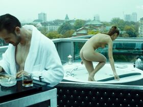 Боряна Крумова Манойлова голая – Гоморра s03e03 (2017) #2