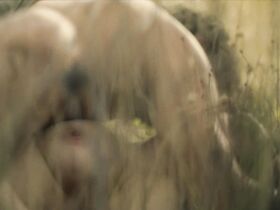 Лизе Слэббер голая – Падение Трои s01e01  (2018)