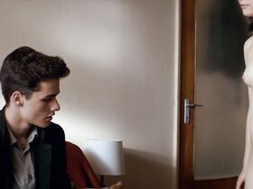 Юлия Александра Дину голая – Один шаг за серафимами (2017)