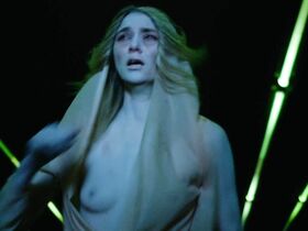 Джелли Хоуи голая – Призрачная башня (2012)